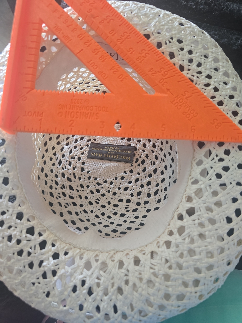 Eric Javits White Woven Straw Sun Hat with Logo Tag - Picture 8 of 9